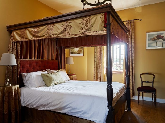 Bedrooms with four-posters
