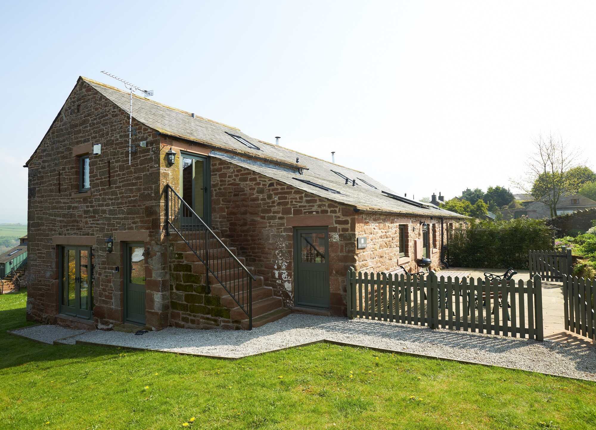 Elk-cottage-sandstone-cottage-with-garden-and-parking-near-lake-district-cumbria