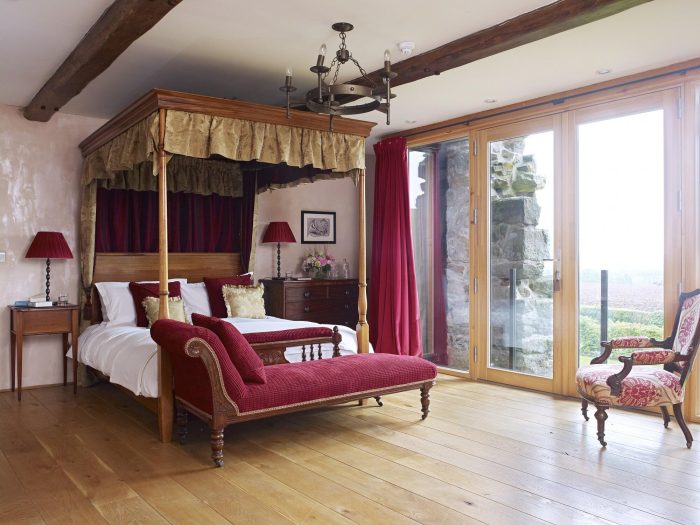Bedrooms with four-posters