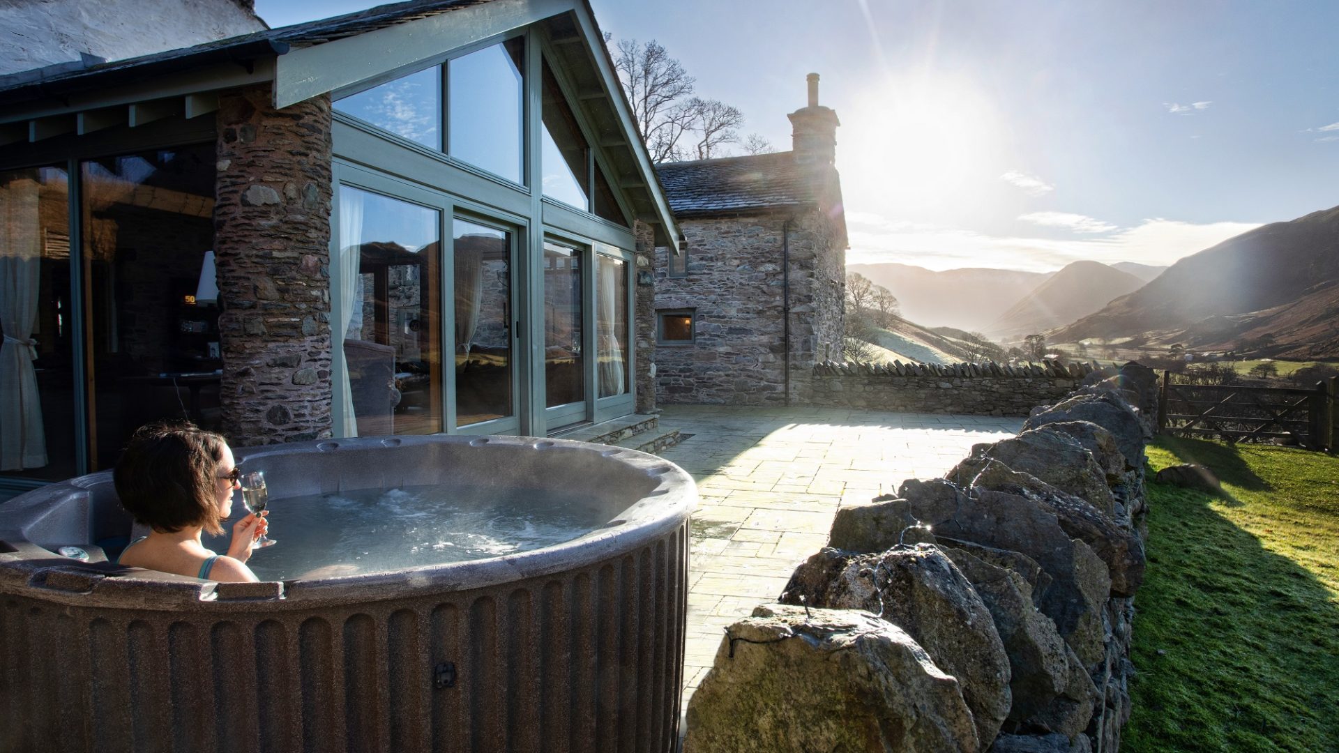 Hause-Hall-hot-tub-rental-on-terrace-image-courtesy-of-Neil-Fraser