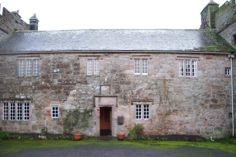 blencowe-hall-main-courtyard-before-restoration-cropped-1024×681