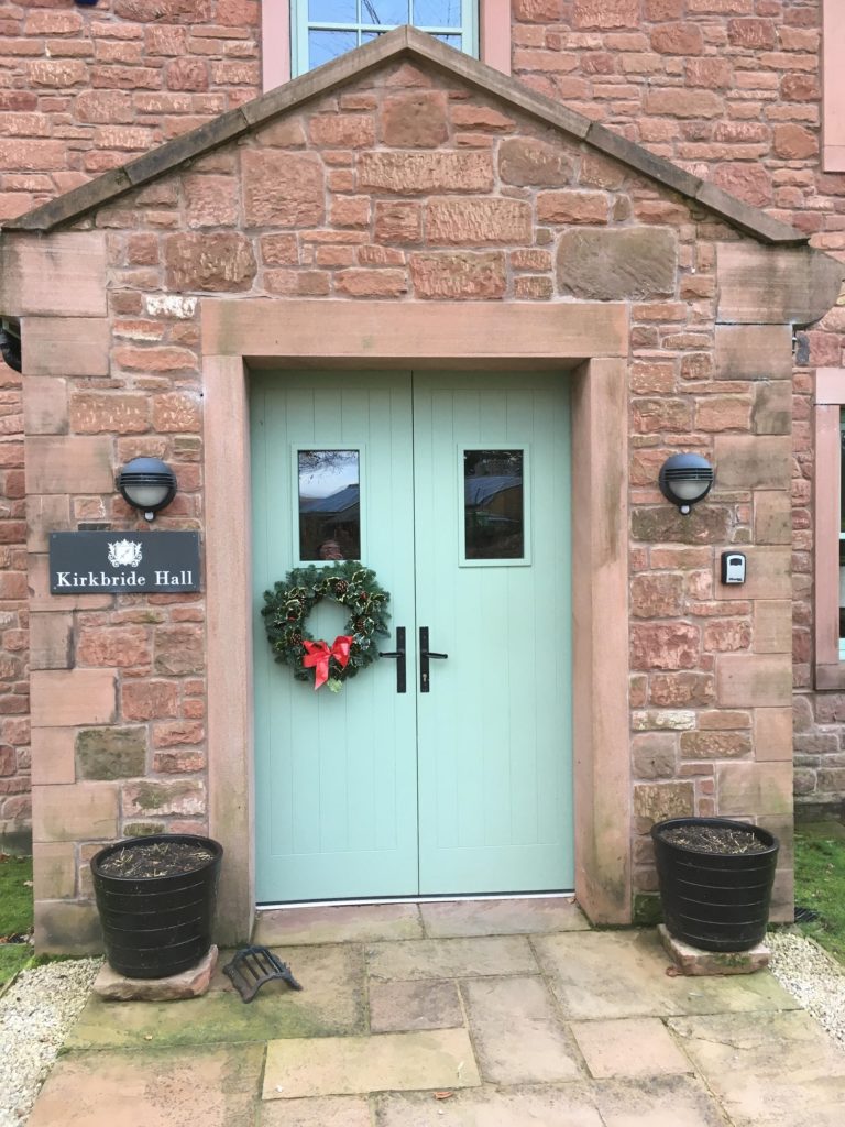 festive-wreath-at-kirkbride-hall-large-groups-christmas-parties-lake-district-e1526919309652-768×1024