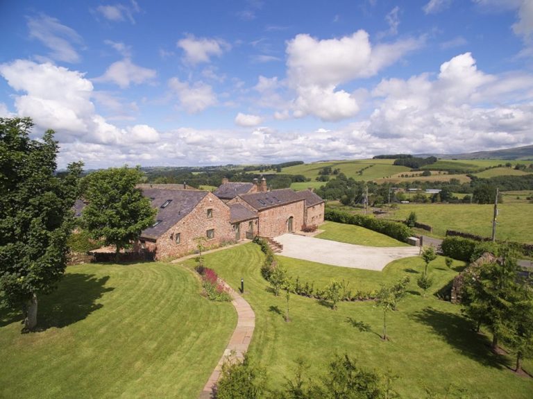 glassonby-hall-aerial-view-eden-valley-dog-friendly-walkers-welcome-1024×767