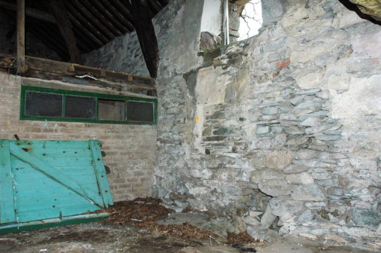 hause-hall-farm-cruik-barn-reception-area-before-restoration-1024×680