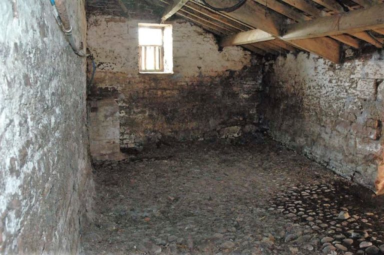 jennys-croft-kitchen-prior-to-restoration-1024×680