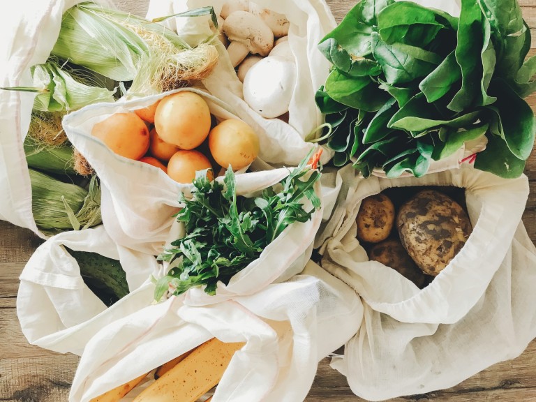 grocery bag delivery service thing veggies fruit