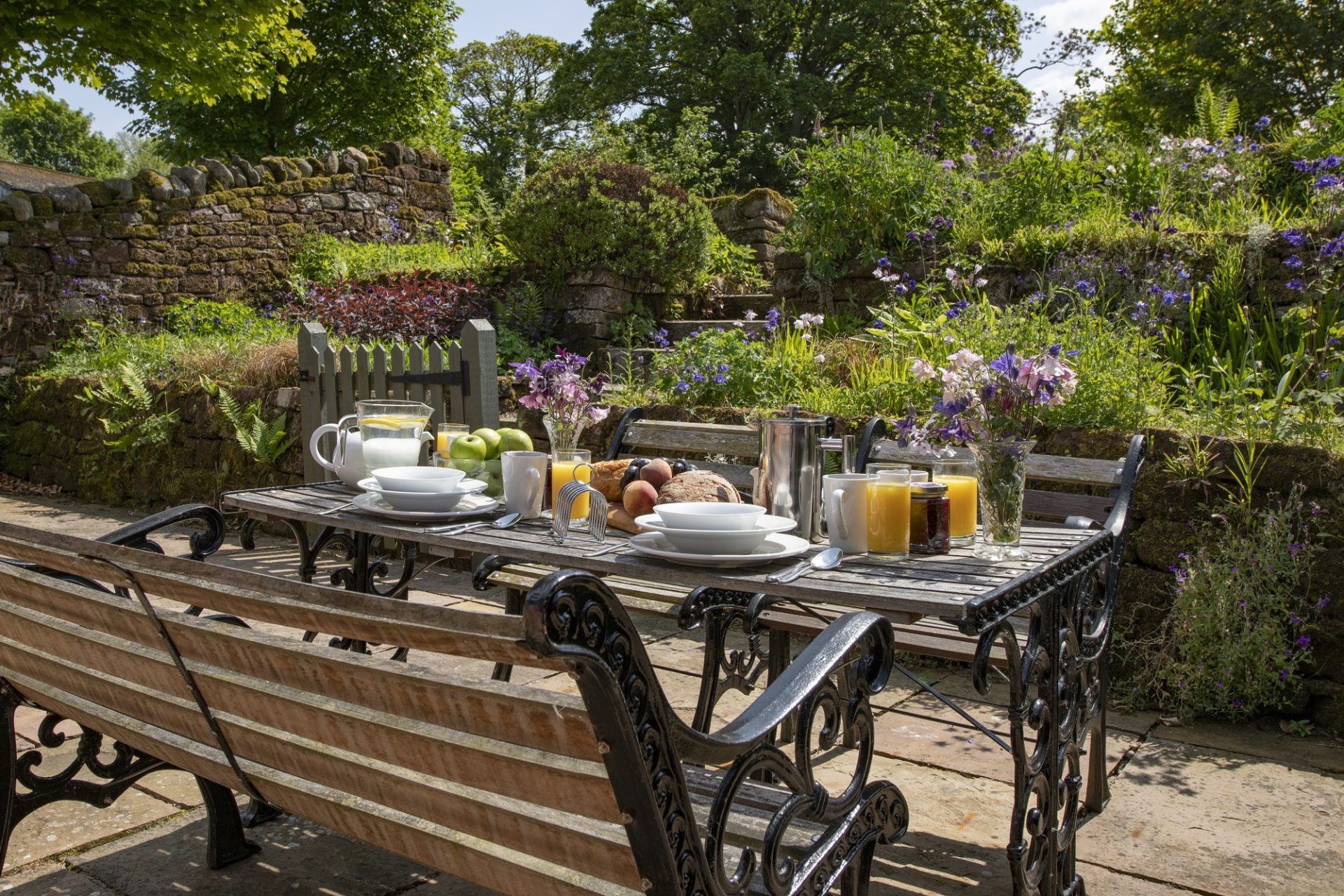The Rowley Estates – Elk Cottage garden table