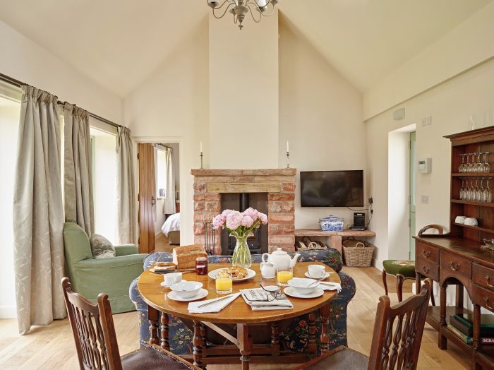 Escape to a cosy hideaway and enjoy panoramic fellside vistas, perfect for stargazing under the night sky
