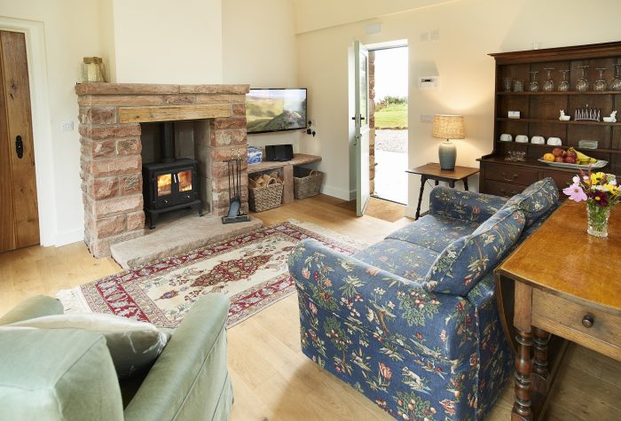 Escape to a cosy hideaway and enjoy panoramic fellside vistas, perfect for stargazing under the night sky