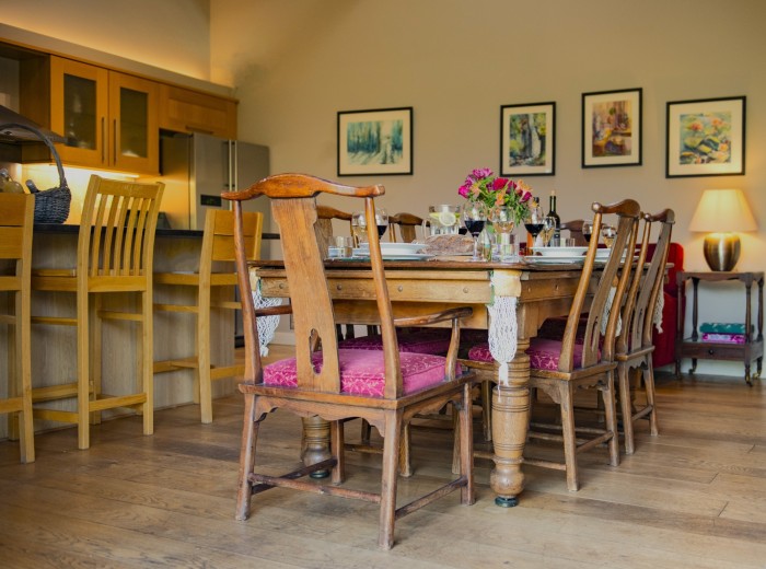 Galleried reception room and open plan kitchen