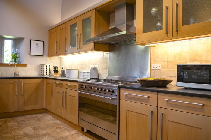 Galleried reception room and open plan kitchen