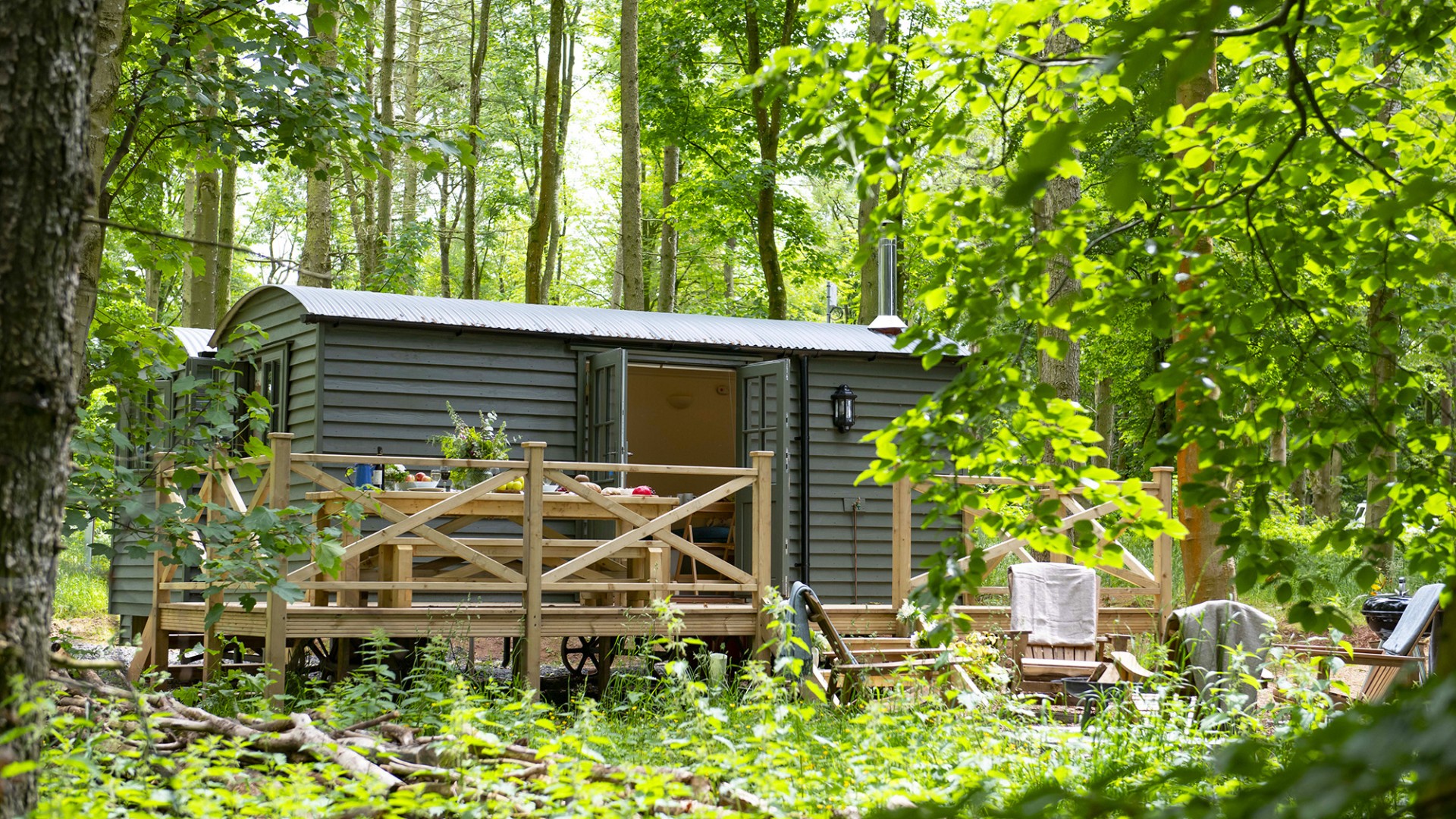 The-Rowley-Estates-two-bedroom-holiday-cottage-shepherds-hut-Cedar-Retreat-near-Lake-District