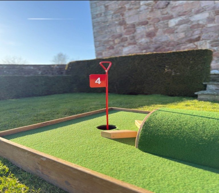 michael coates crazy golf garden game 3