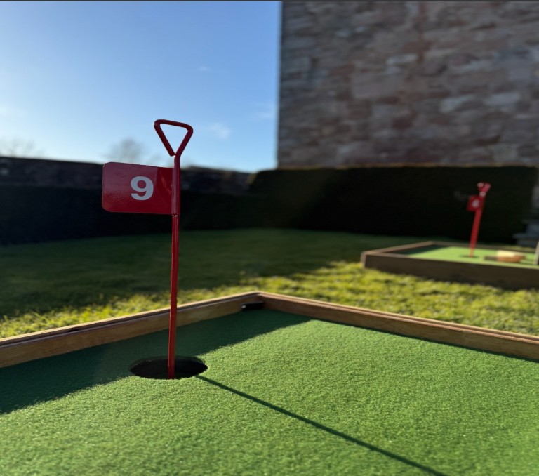 michael coates crazy golf garden game 4