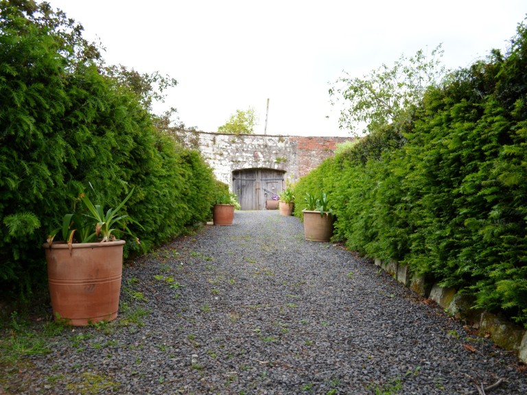 dalemain garden green history old mansion