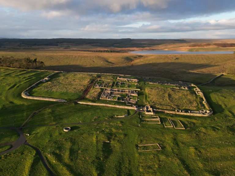 hadrians wall old ruins rome roman bricks