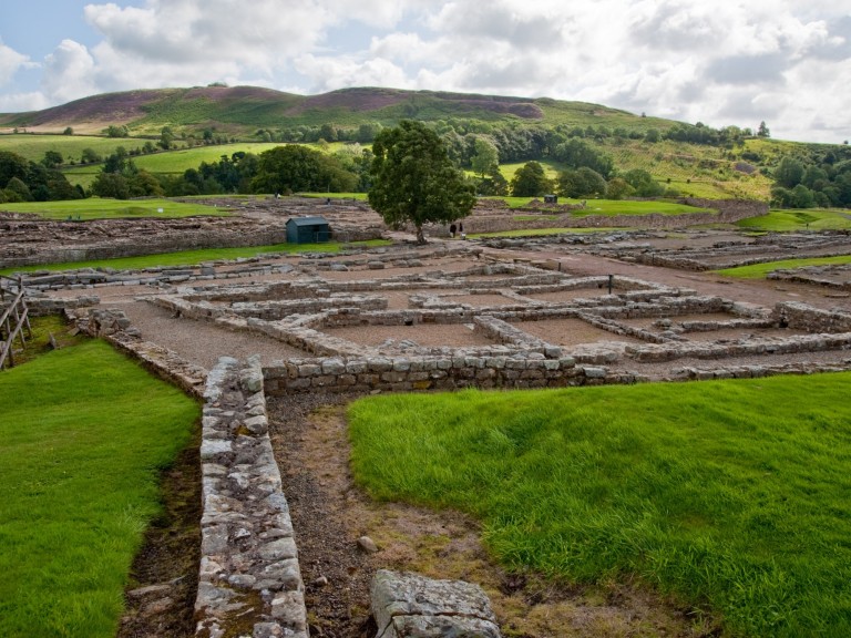hadrians wall ruin old rome roman