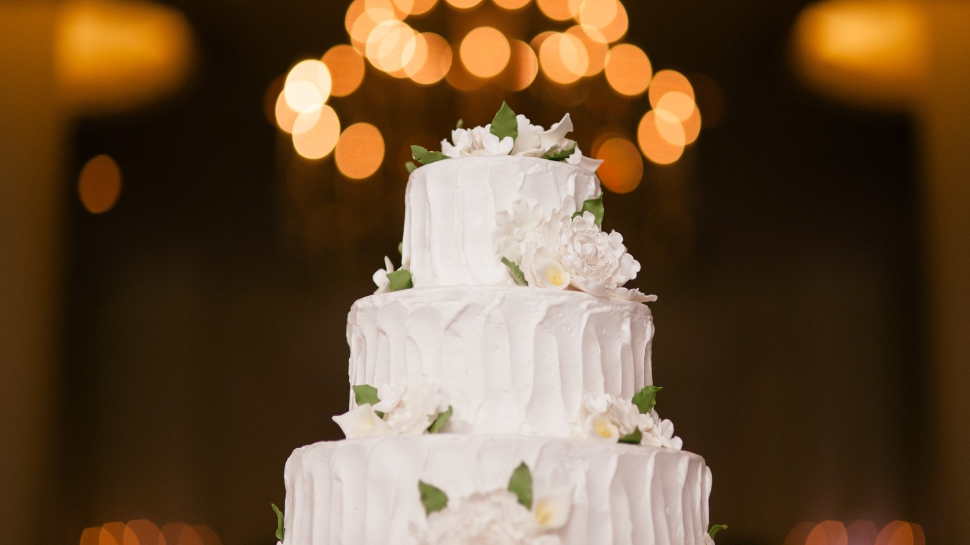 wedding cake cool big background