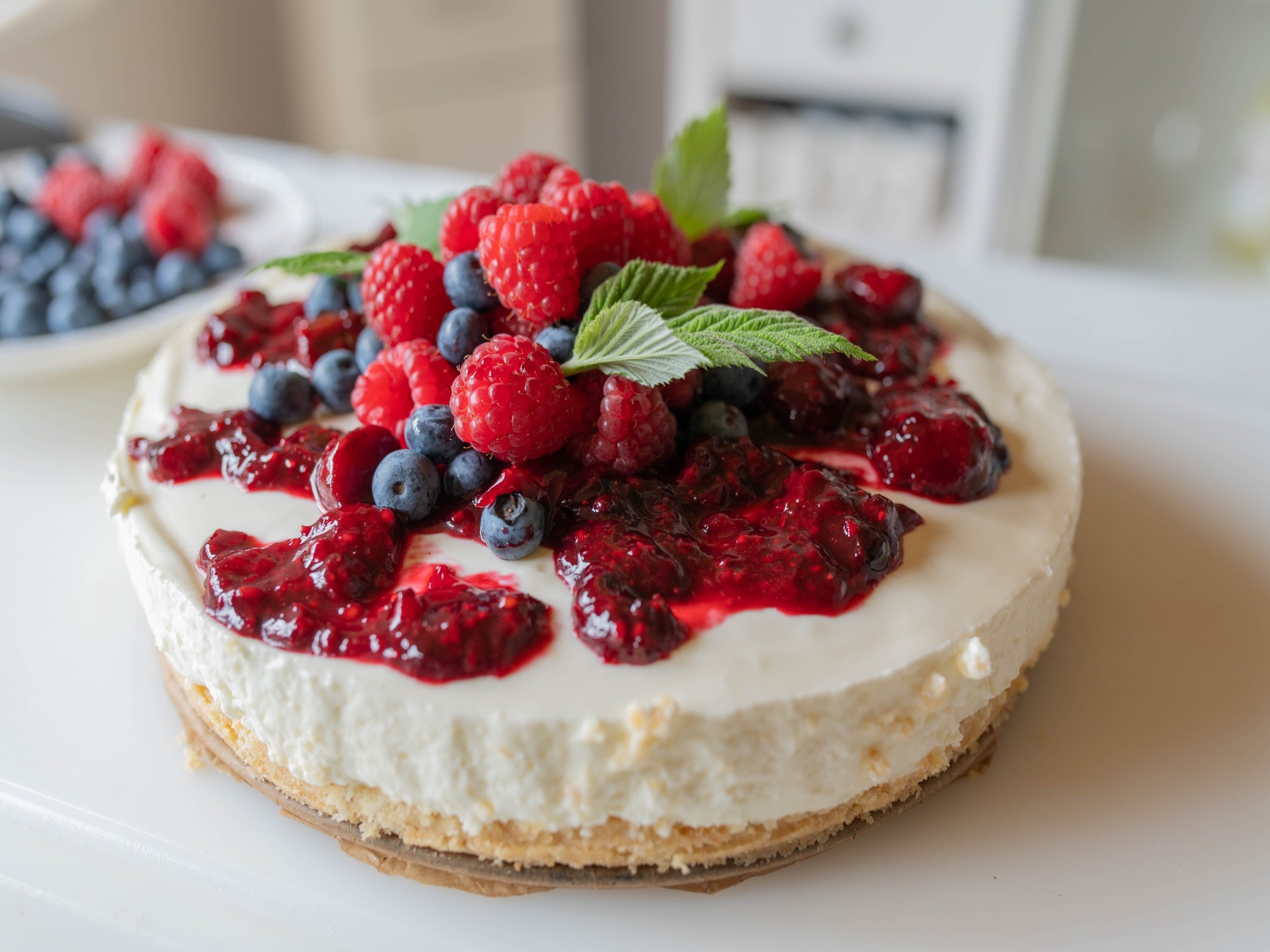 fruit cheesecake yummy delicious cake