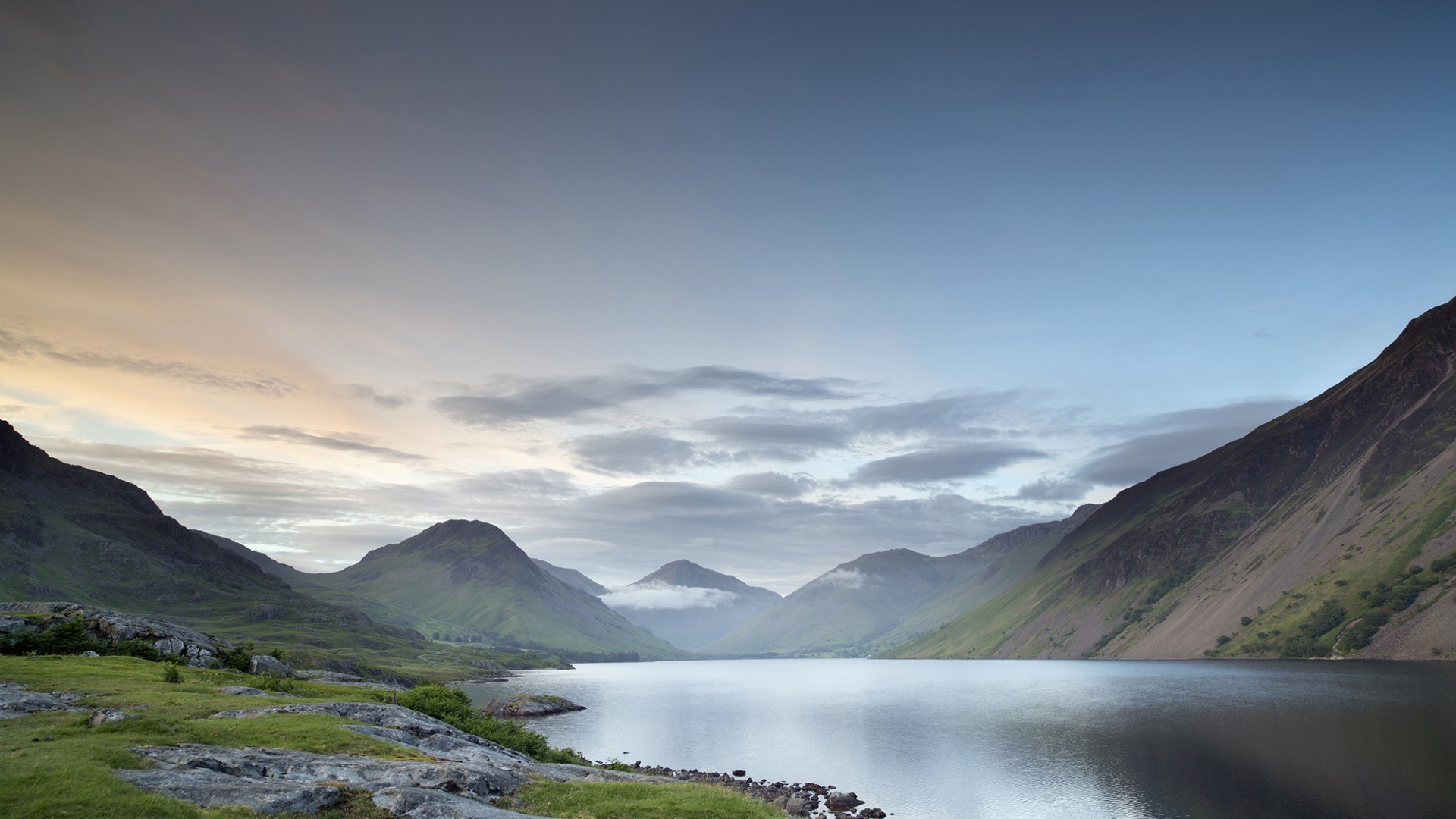 beautiful view of wastwater lake in the lake district cumbria england at sunset
