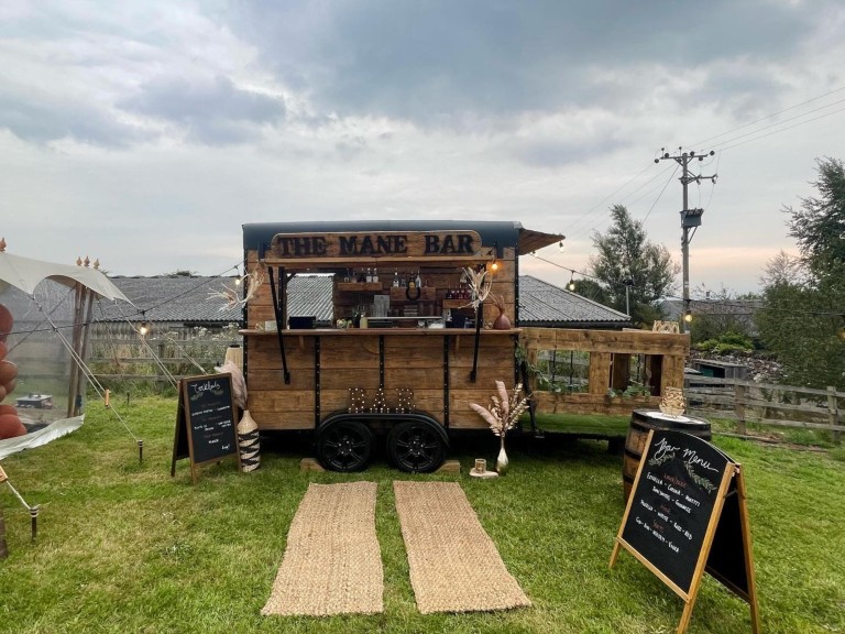 mane bar train car restoration thing