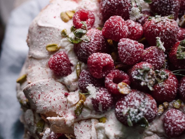 raspberry cake thing dessert desert