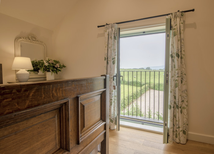 Bedrooms & bathrooms