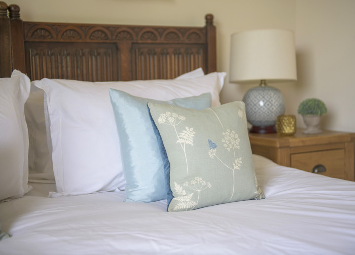 Bedrooms & bathrooms