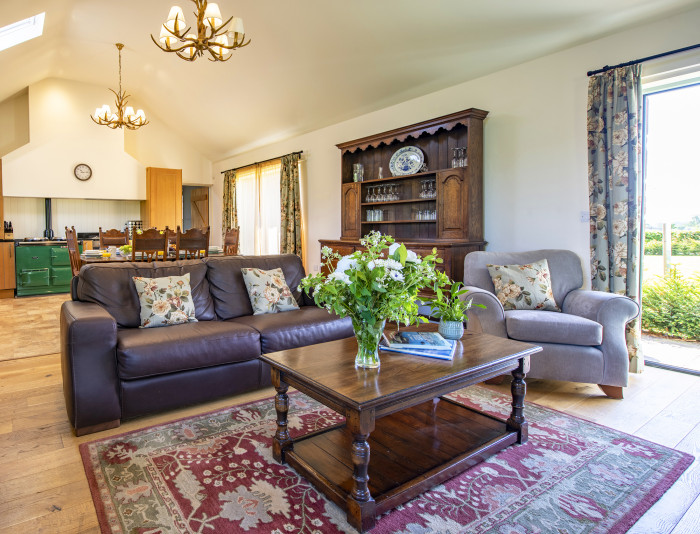 Spacious vaulted barn conversion