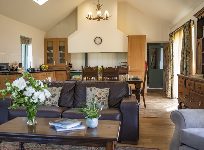 Spacious vaulted barn conversion