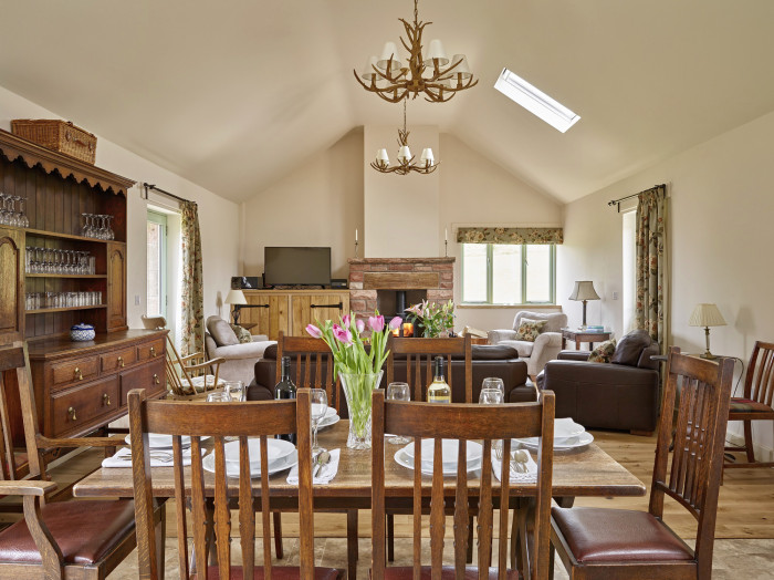 Spacious vaulted barn conversion