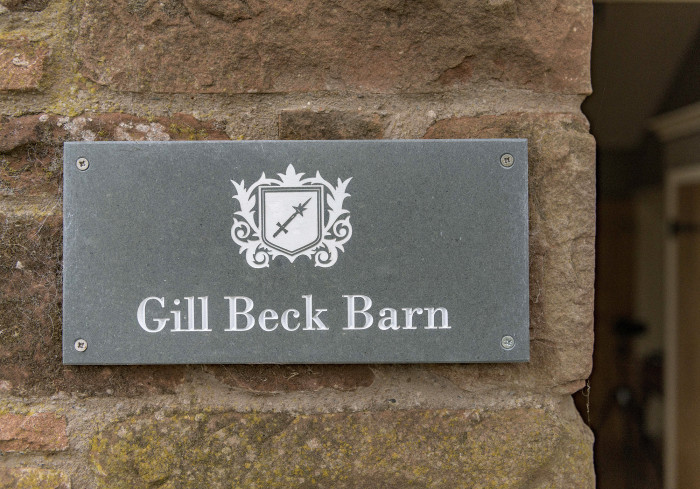 Bedrooms & bathrooms